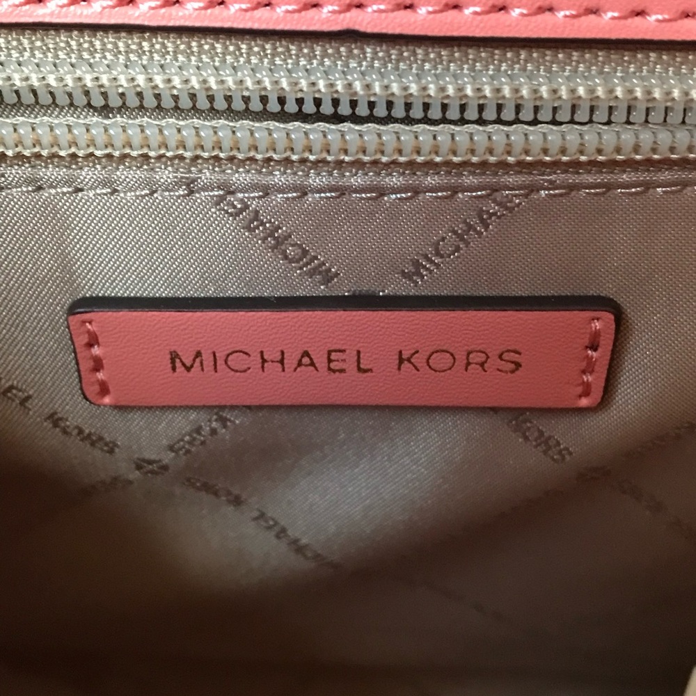 🌼Michael Kors Purse - Picture 11 of 13